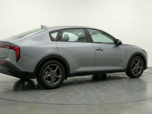 Used 2025 Kia K4 FWD image 9