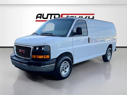 Used 2024 GMC Savana 2500 w/ Driver Convenience Package image 3