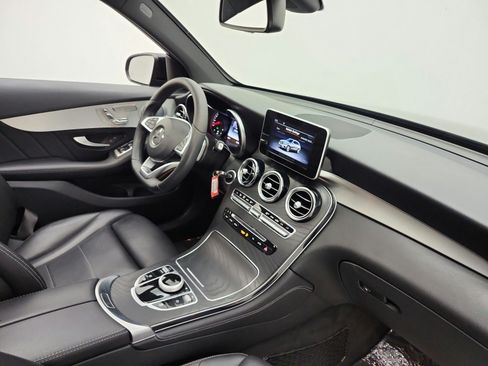 Used 2019 Mercedes-Benz GLC 300 image 18