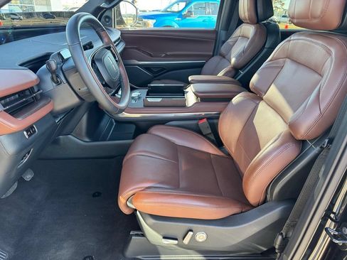 Certified 2025 Lincoln Navigator L Reserve AWD/4WD image 8