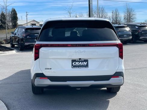 New 2026 Kia Carnival FWD image 6