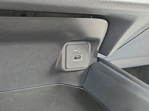 Certified 2025 Honda HR-V LX image 26