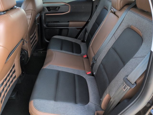 Used 2021 Ford Bronco Sport Outer Banks w/ Outer Banks Package AWD/4WD image 14