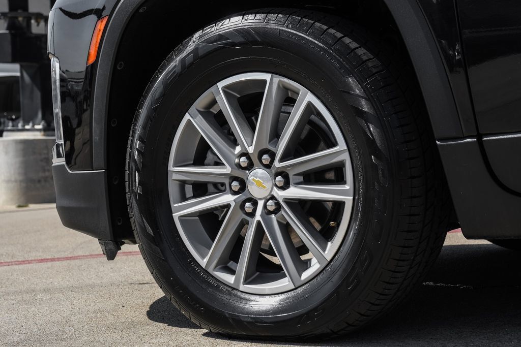 Used 2022 Chevrolet Traverse LT FWD image 59
