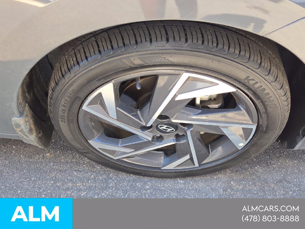 Certified 2025 Hyundai Elantra Sport FWD image 18