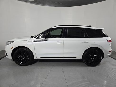 New 2026 Lincoln Corsair Grand Touring image 8