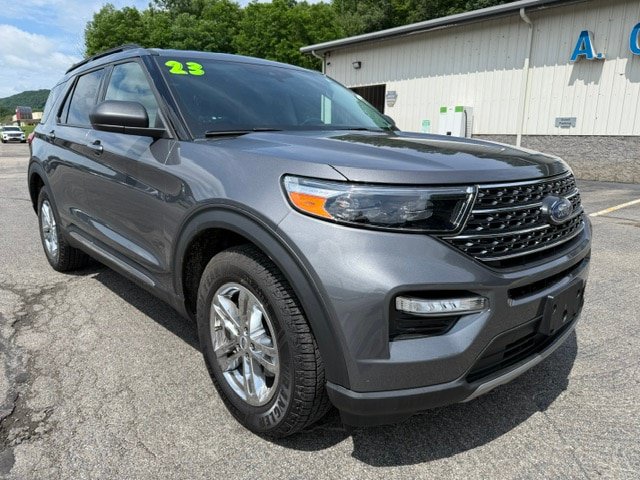 Used 2023 Ford Explorer XLT w/ Equipment Group 202A AWD/4WD image 1