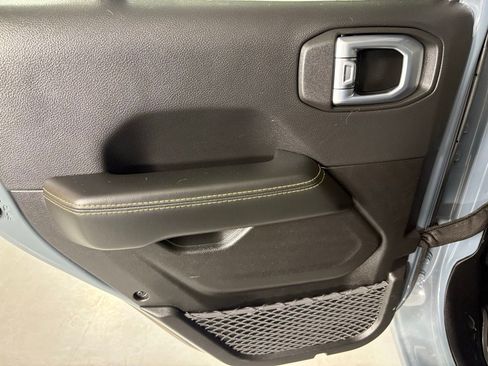 Used 2024 Jeep Wrangler Unlimited Sahara AWD/4WD image 32