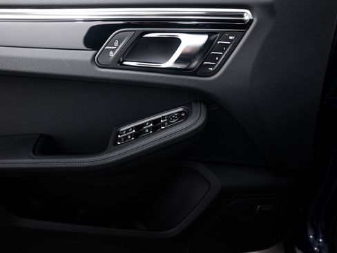 New 2026 Porsche Macan AWD/4WD image 18