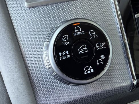 Used 2025 Mitsubishi Outlander SEL Plug-In Hybrid AWD/4WD image 25
