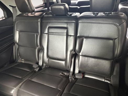 Used 2023 Ford Explorer XLT w/ Equipment Group 202A RWD image 13