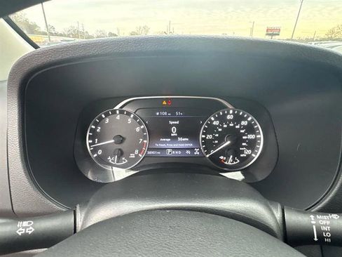 Used 2024 Nissan Frontier SV image 21