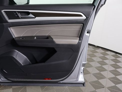 Used 2023 Volkswagen Atlas SE image 22