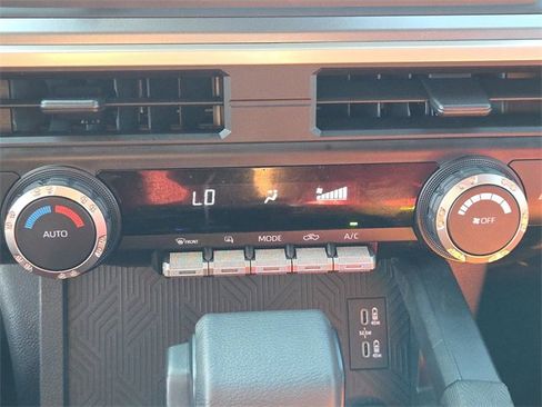 Used 2024 Toyota Tacoma TRD Off-Road image 22