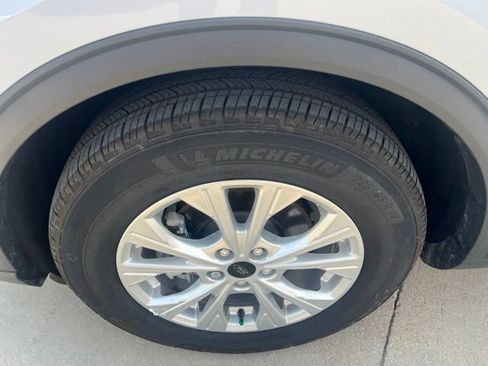 Used 2025 Ford Escape Active w/ Cold Weather Package FWD image 11