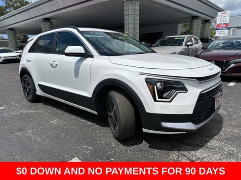 Used 2025 Kia Niro LX FWD image 2