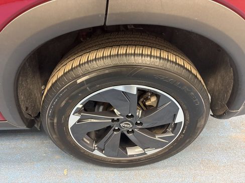 Used 2025 Nissan Rogue SV image 17