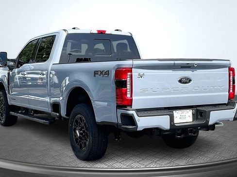 New 2026 Ford F250 Lariat w/ Black Appearance Package AWD/4WD image 3