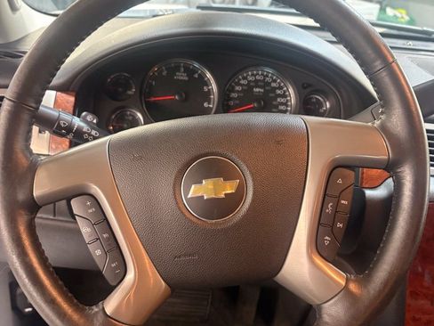 Used 2012 Chevrolet Avalanche LTZ AWD/4WD image 8