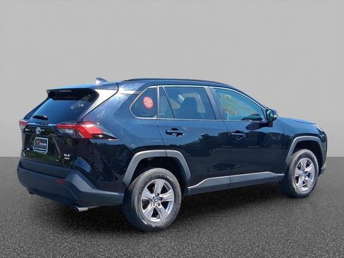 Used 2025 Toyota RAV4 XLE AWD/4WD image 6