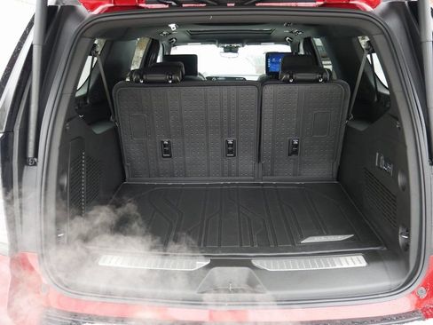 New 2026 Chevrolet Suburban Premier AWD/4WD image 31