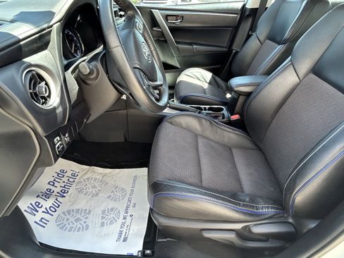 Used 2017 Toyota Corolla SE FWD image 19