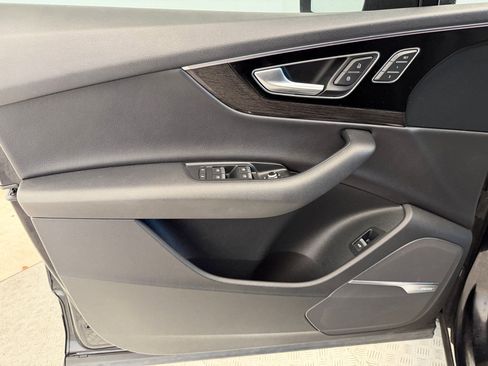 Used 2019 Audi Q7 3.0T Prestige w/ Prestige Package image 11