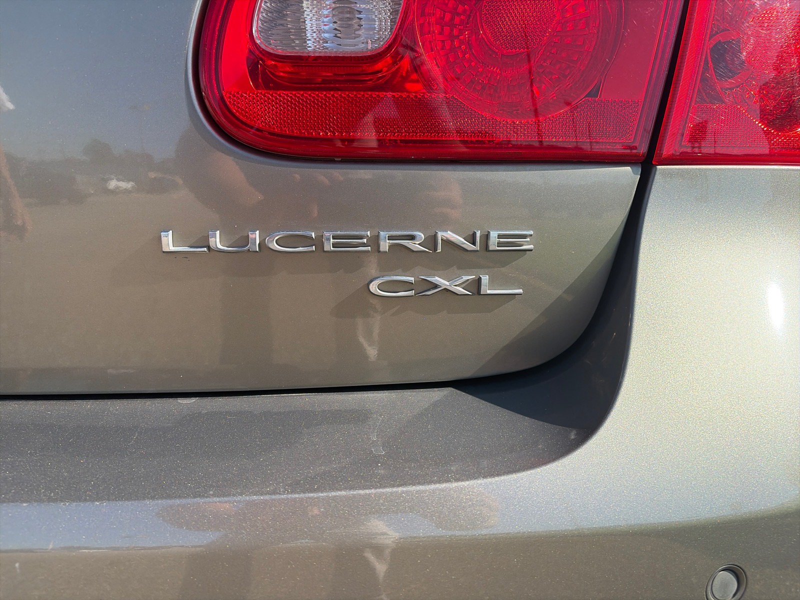 Used 2011 Buick Lucerne CXL FWD image 4