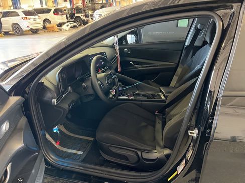 Used 2021 Hyundai Elantra SEL image 5