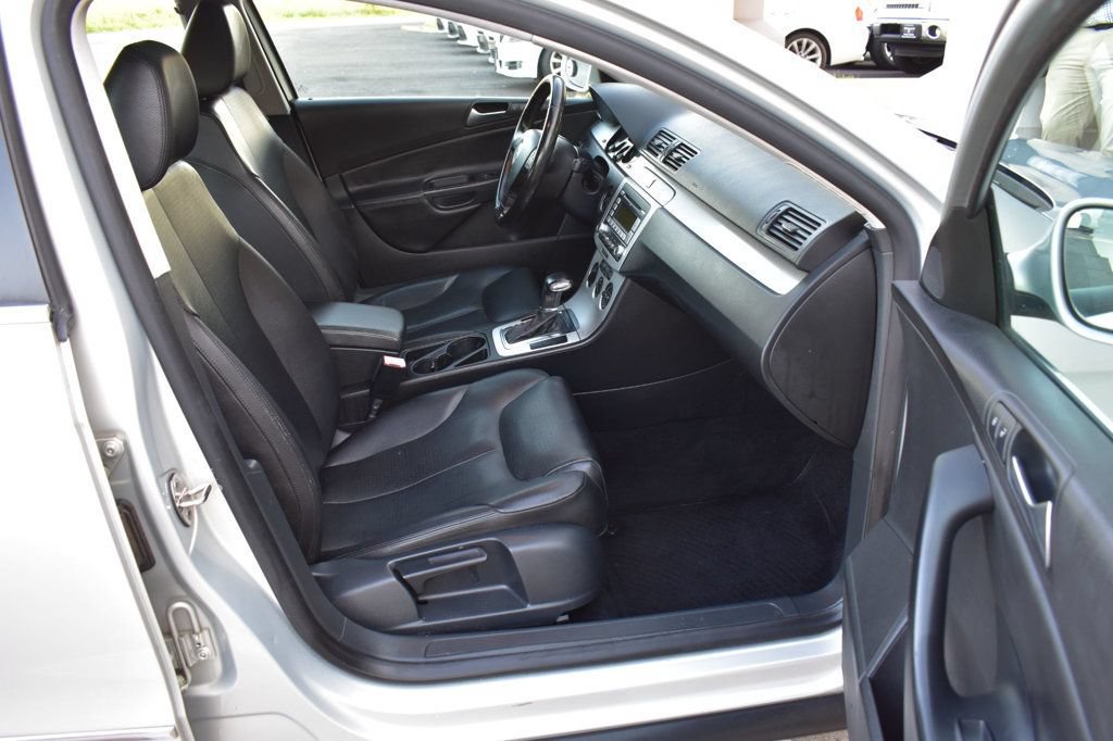 Used 2009 Volkswagen Passat Komfort FWD image 17
