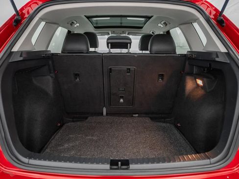 Used 2023 Volkswagen Taos SE w/ Panoramic Sunroof Package FWD image 10