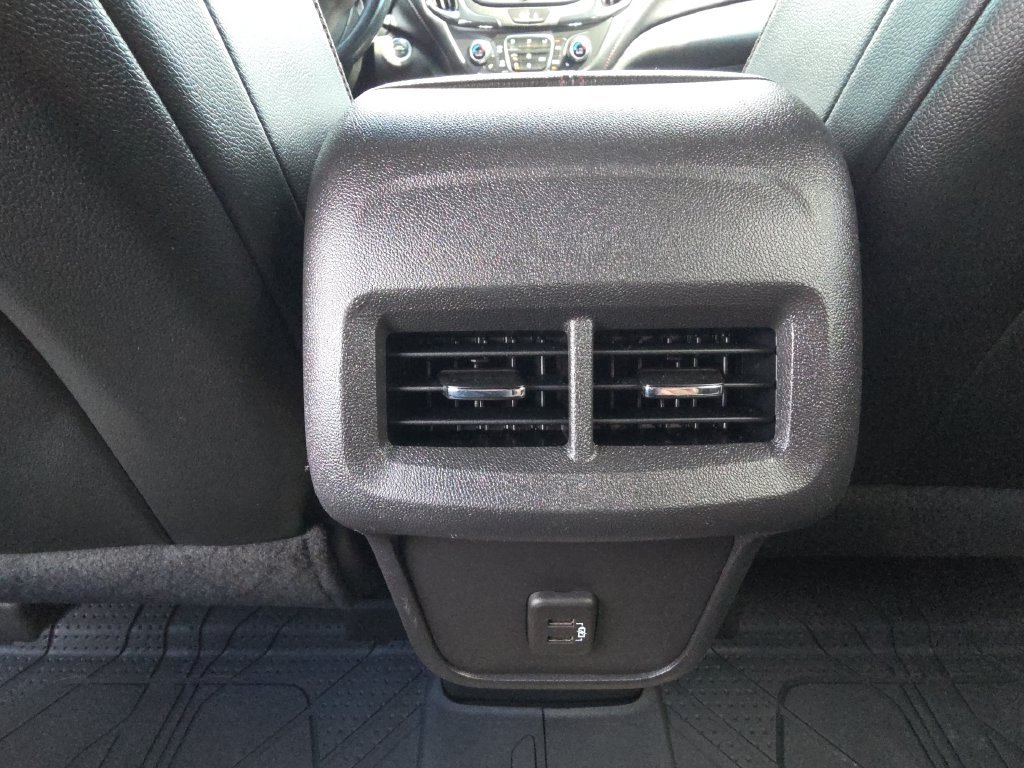Used 2022 Chevrolet Equinox RS w/ LPO, Floor Liner Package FWD image 30