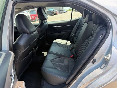 Used 2022 Toyota Camry SE FWD image 9