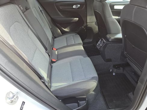 Used 2024 Volvo XC40 B5 Core AWD/4WD image 22