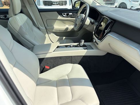Used 2024 Volvo S60 B5 Plus w/ Climate Package image 30