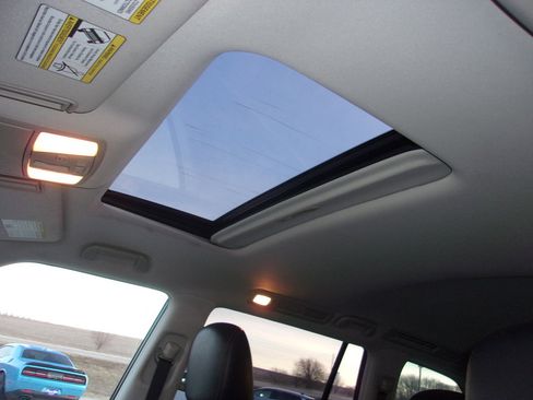 Used 2018 Nissan Armada SL w/ Moonroof Package image 28