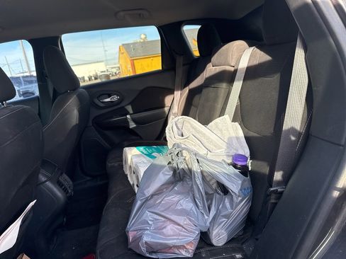 Used 2016 Jeep Cherokee Latitude w/ Safety/Convenience Group image 9