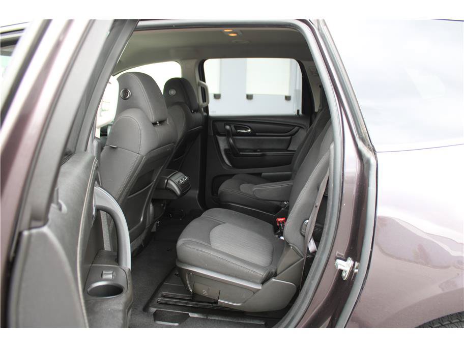 Used 2015 Chevrolet Traverse LT w/ Style and Technology Package FWD image 12