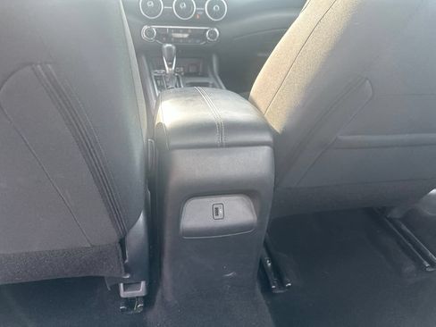 Used 2024 Nissan Sentra SV FWD image 14