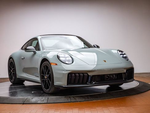 Used 2025 Porsche 911 Carrera 4 GTS image 14