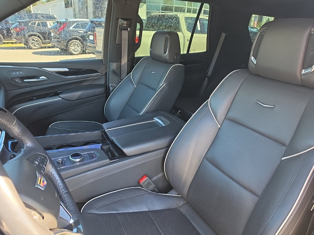 Used 2023 Cadillac Escalade Sport AWD/4WD image 11