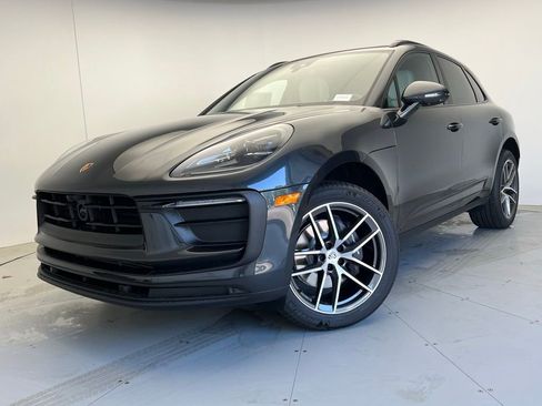 Used 2026 Porsche Macan AWD/4WD image 1