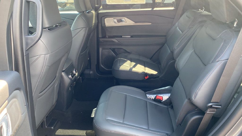 New 2027 Ford Explorer Active w/ Active Comfort Package RWD image 14