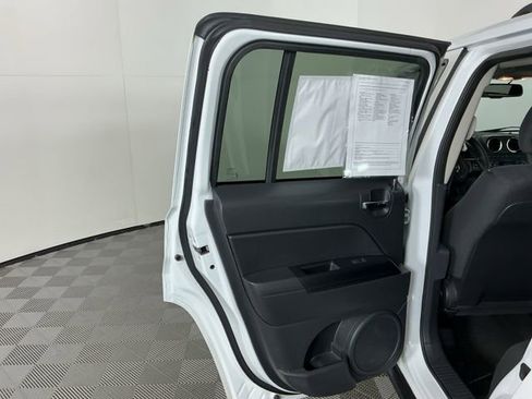 Used 2017 Jeep Patriot Sport w/ Power Value Group image 21