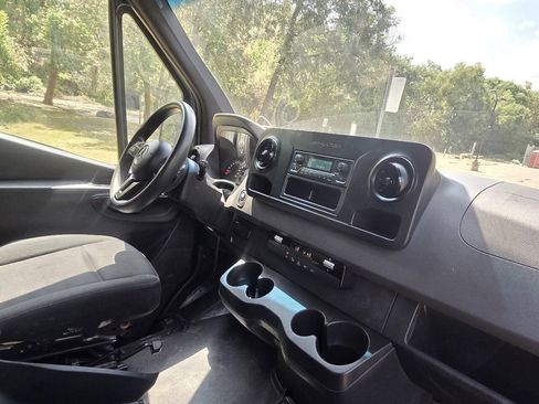 Used 2019 Mercedes-Benz Sprinter 170 image 18