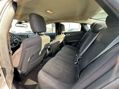 Used 2015 Chrysler 200 Limited w/ Convenience Group image 11