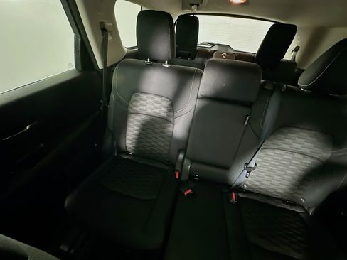 Used 2022 Nissan Pathfinder S FWD image 12