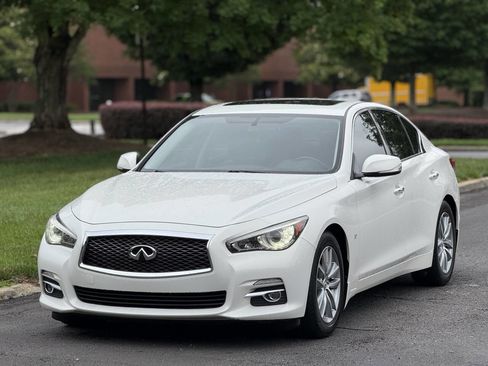 Used 2014 INFINITI Q50 w/ Moonroof Package RWD image 2