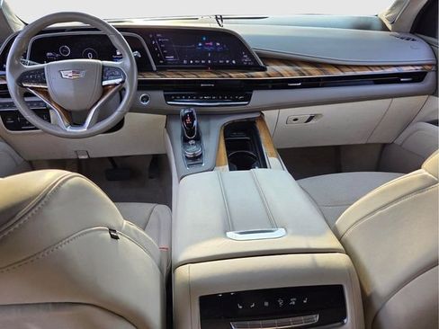 Used 2021 Cadillac Escalade Premium Luxury Platinum AWD/4WD image 7