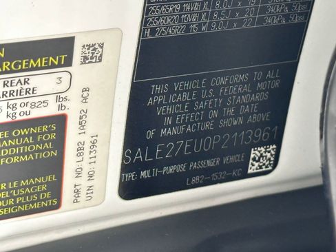 Used 2023 Land Rover Defender 110 X-Dynamic SE image 20